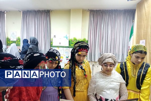 نمایشگاه فرهنگی_هنری و جشن ایرانمون در دبستان شهید آقچه‌لو رباط‌کریم