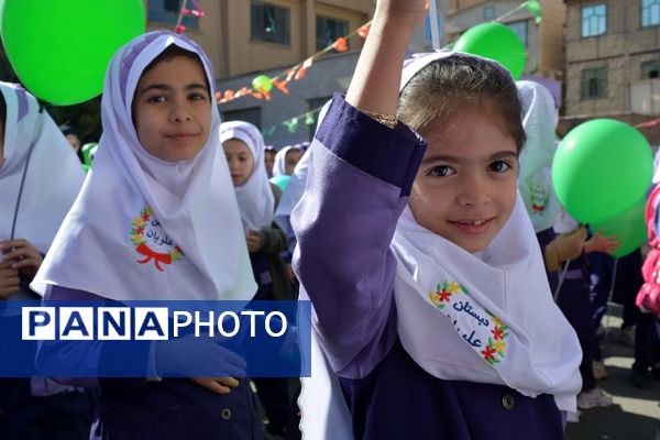 جشن میلاد حضرت زینب(س) با حضور مادر پرستار در دبستان علویان بهارستاندو