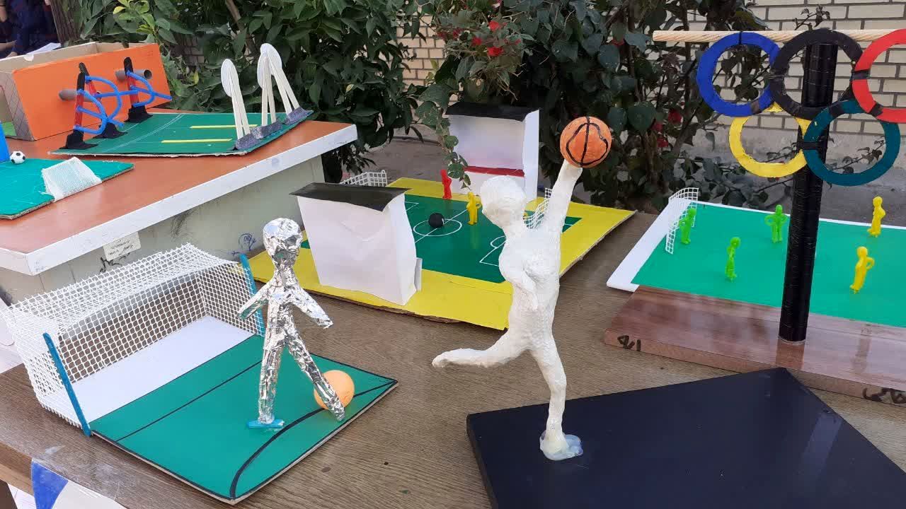 افتتاحیه نمایشگاه دست‌سازه المپیاد ورزشی درون مدرسه‌ای 