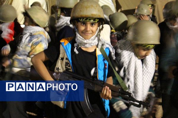 بازدید دانش‌آموزان بسیجی از نمایشگاه بزرگ قله افتخار 
