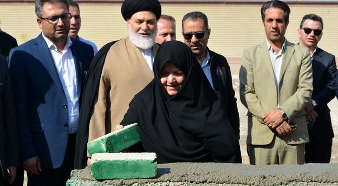 آیین خشت‌گذاری خیرین نیک‌اندیش در بهارستان‌دو