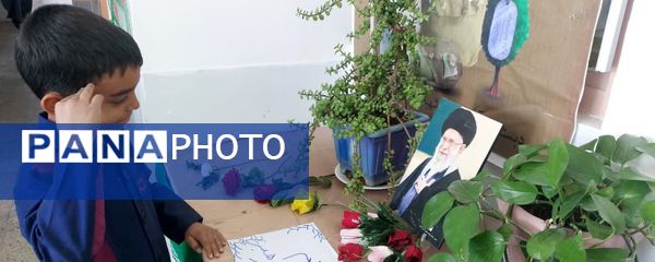 اجرای پویش «جانم فدای رهبر» در آموزشگاه شهید محمد منتظر قائم خاتم 