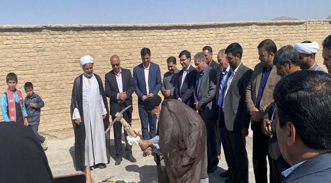 کلنگ‌زنی نمازخانه در مدرسه برکت علیاشهر 