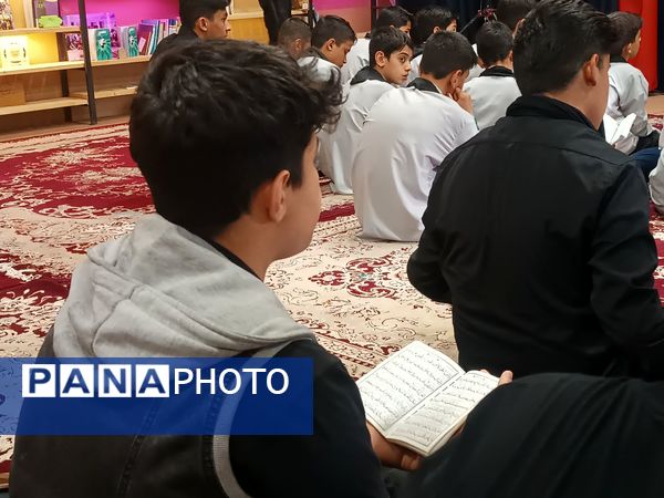 همایش احلی من العسل در اتحادیه انجمن‌های اسلامی دانش‌آموزی نیشابور