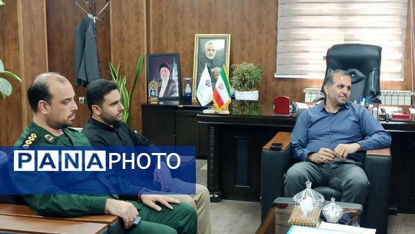 دیدار مسئولان شهرستان قرچک با فرماندار شهرستان قرچک به‌مناسب هفته دولت 
