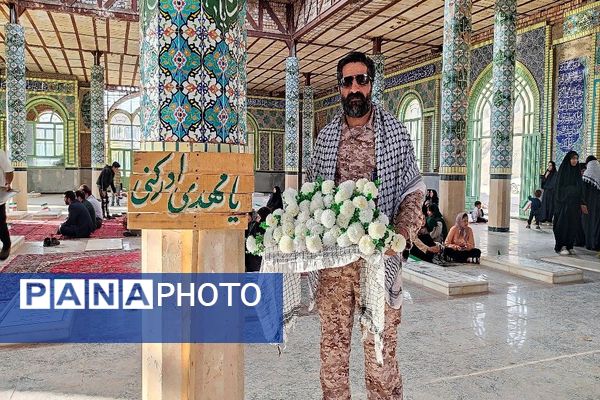 غبارروبی و عطر افشانی گلزار شهدای شهر بار در هفته دفاع مقدس