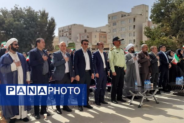 آیین بازگشایی مدارس با حضور نماینده مجلس شورای اسلامی در کهریزک 