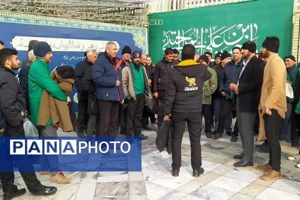 حضور خادمان اصفهانی در چایخانه امام رضا«ع» مشهد