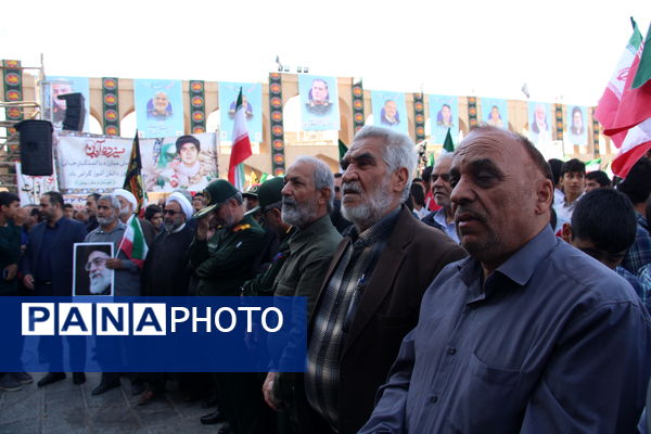 راهپیمایی ۱۳ آبان روز غلبه بر استکبار جهانی دانش‌آموزان شهر یزد