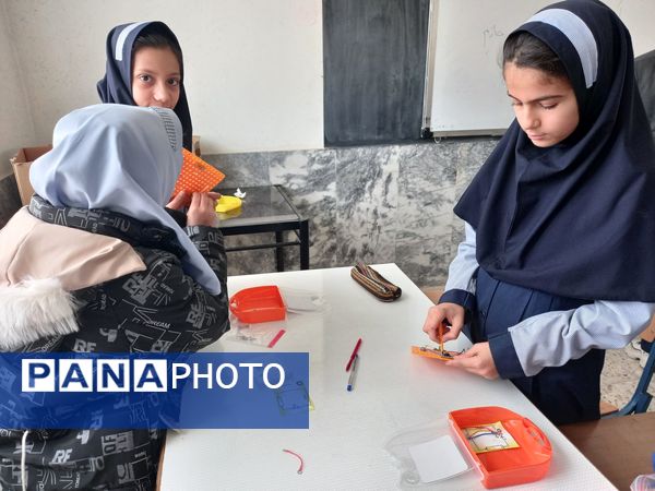 بازدید دانش آموزان دبستان ناهید نخودی از پژوهشرای نیشابور