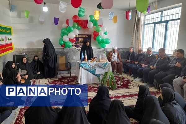 نواخته شدن زنگ گلبانگ انقلاب اسلامی در دبیرستان پگاه روستای مارکده