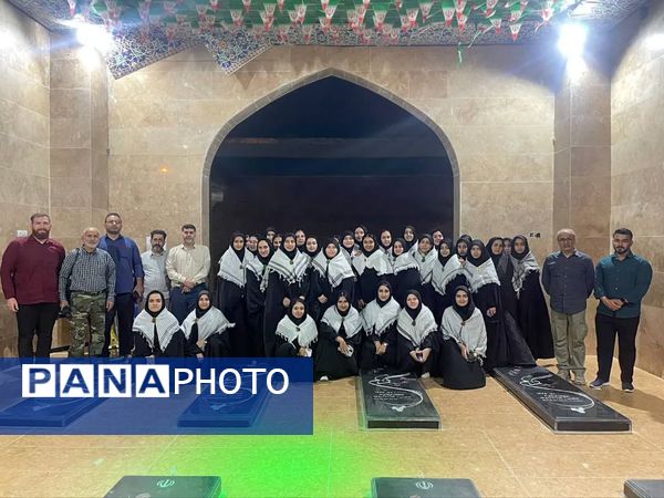 آیین بدرقه کاروان راهیان نور هنرستان بنت الزهرا هادی‌شهر 