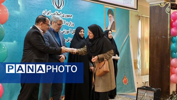تجلیل از مقام‌آوران کشوری معلمان و دانش‌آموزان پژوهنده شهرستان نظرآباد