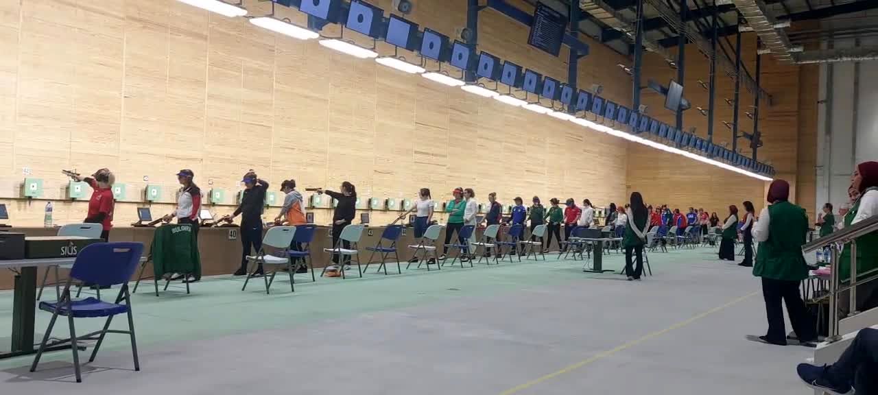 درخشش بانوی باافتخار ایرانی در ‌‌تیراندازی جهانی؛ رستمیان فینالیست شد