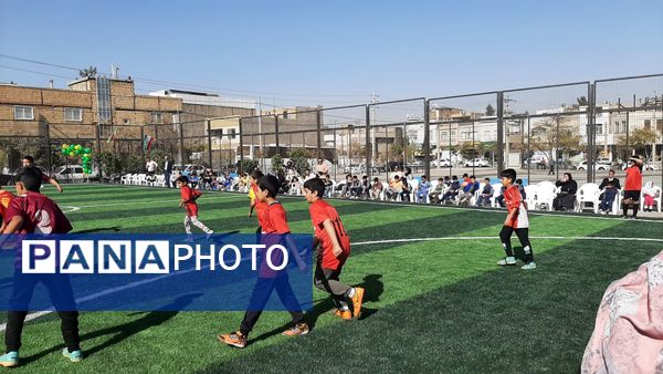 افتتاحیه زمین چمن مصنوعی در دبستان فطرت