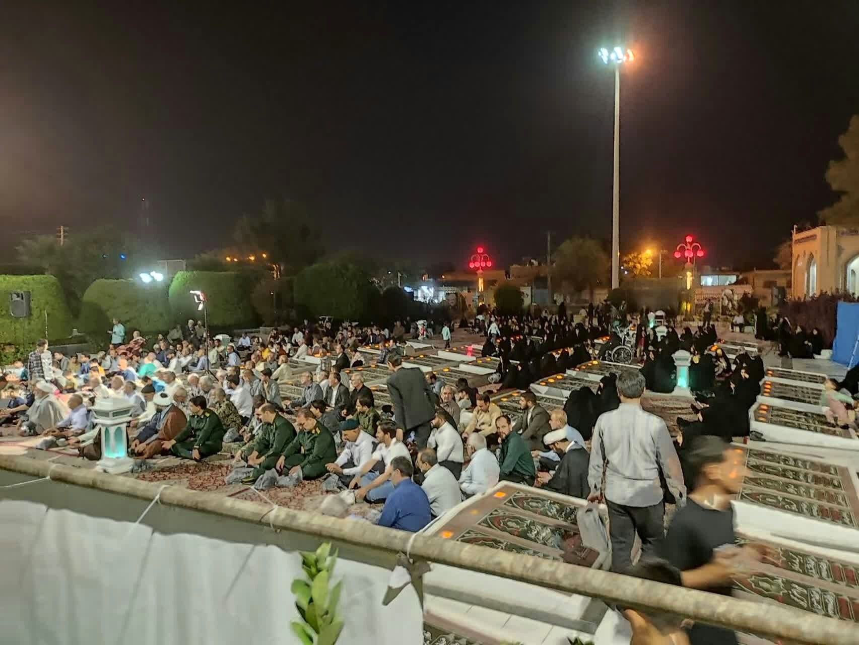 اختتامیه محفل قرآنی چهل شب با چهل شهید در آرامگاه شهید مدرس