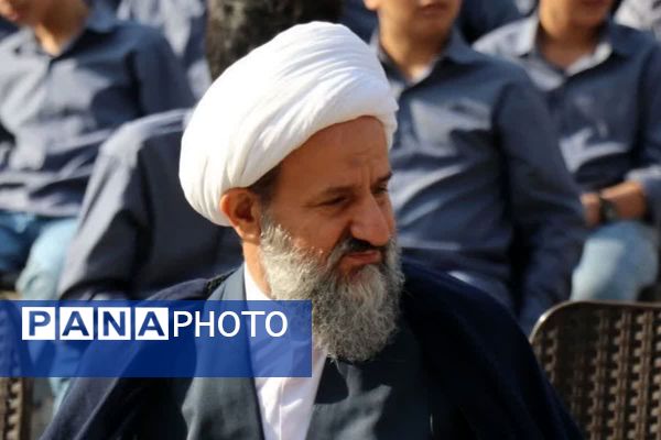 یادواره لاله‌های روشن در مدرسه تیزهوشان شهید بهشتی قرچک