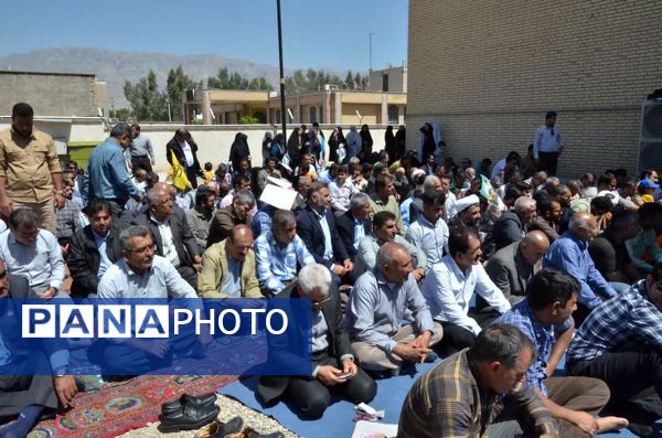 اقامه آخرین نماز جمعه ماه مبارک رمضان با حضور چشمگیر مردم گچساران