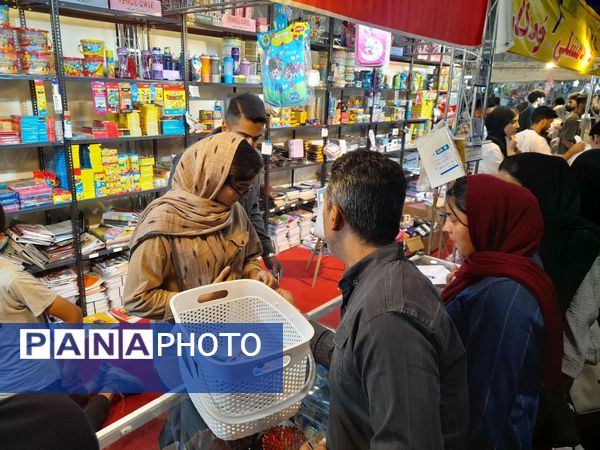 نمایشگاه بین‌المللی لوازم‌التحریر مشهد با استقبال دانش‌آموزان