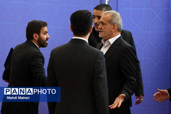 ورود مهمانان مراسم تحلیف رئیس‌جمهوری به مجلس شورای اسلامی 