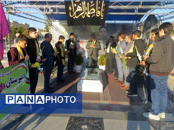 حضور پیشتازان در مزار شهدا با شمیم قرآن و عترت
