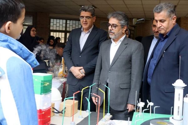 معلمان و پژوهشگران سرمایه‌های علمی کشورند