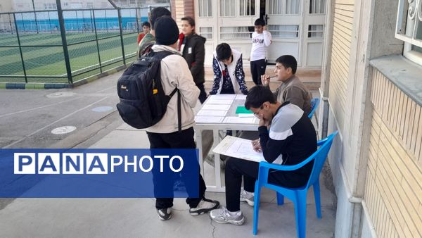 برپایی اردوی شبانه مقاومت در دبیرستان شهید بهشتی