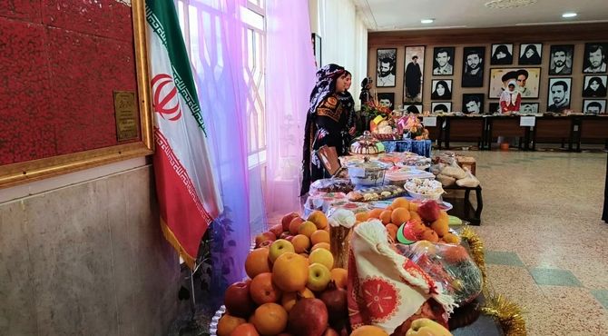 جشنواره «یلدای مهربانی» و نمایشگاه غذای در مدرسه شاهد دوره اول دورود برگزار شد