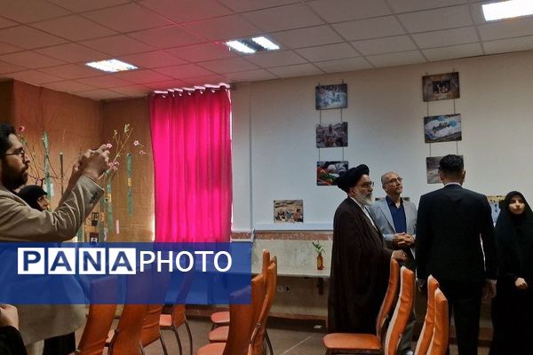 برگزاری و افتتاحیه نمایشگاه ریشه های مقاومت در مدرسه منتصرین شاهد ورامین