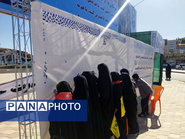 غرفه سازمان دانش آموزی محل همدلی و هم زبانی دانش آموزان