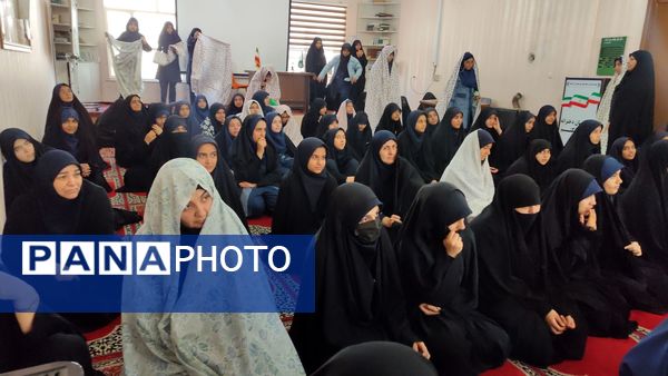محفل نماز جماعت در دبیرستان شاهد تکتم