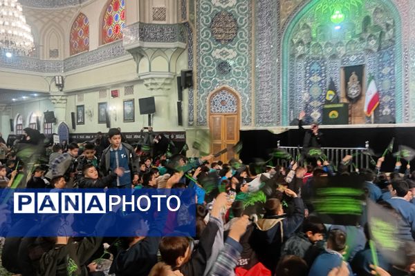 حضور دانش‌آموزان ناحیه دو شهرری در مراسم نوگلان فاطمی