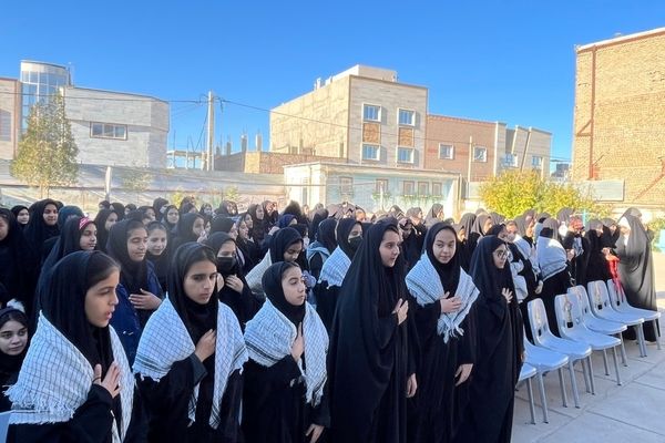  عزاداری به مناسبت دهه فاطمیه در مدرسه شهید محمدی پور خلیل آباد 