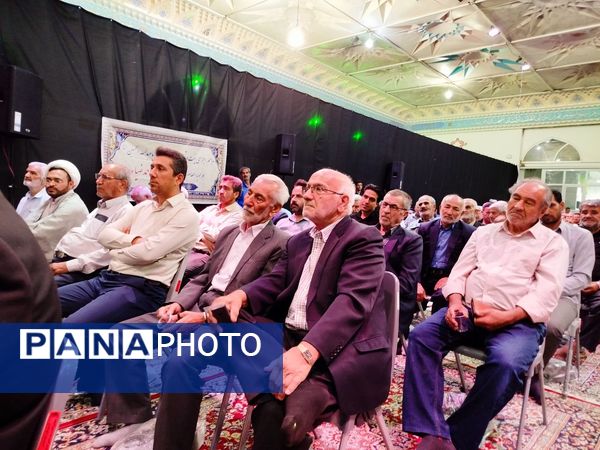همایش مسئولین هیات مذهبی و مداحان اهل بیت علیهم السلام در شهرستان کاشمر