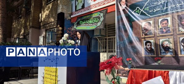 عطر شهادت در کلاس درس ؛ دانش آموزان شاهد وصال میزبان شهید گمنام شدند