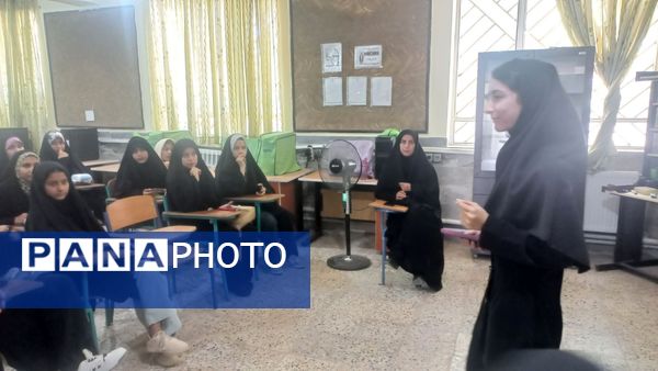 برگزاری هفته دوم دوره آموزشی فصل رویش در هنرستان ثمین