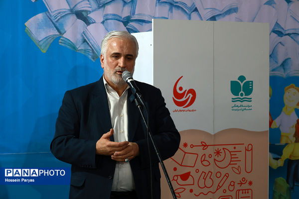 رونمایی از کتاب «مهدا در مدار لئو» در سی‌وششمین نمایشگاه بین‌المللی کتاب تهران