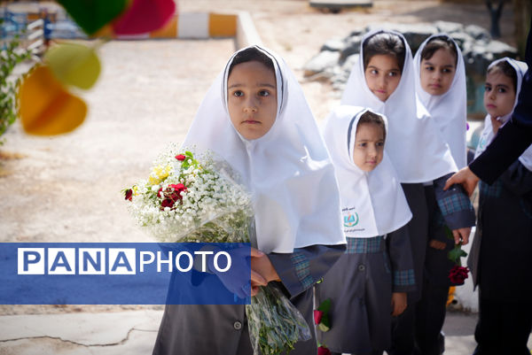 بهار کودکی در آستانه مهر؛ شکوفههای دبستان شمیم فاطمه