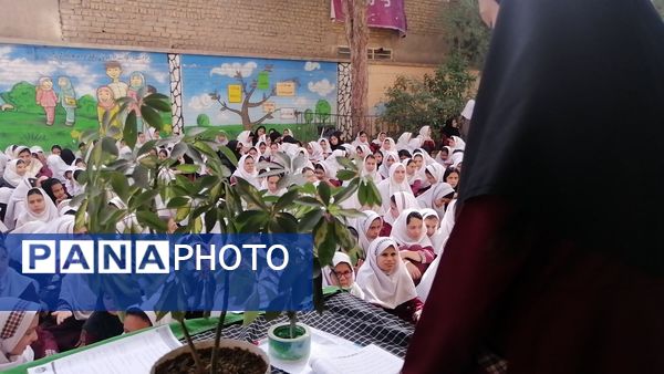  اولین سالگرد شهادت شهید خدمت آیت الله ابراهیم رئیسی در دبستان شطیطه ۲