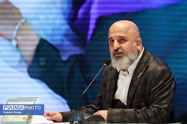 نشست خبری دبیر چهل و سومین جشنواره فیلم فجر
