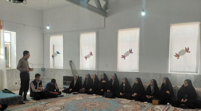 نشست خبرنگاران منتخب پانا میبد با دارالقرآن آیت الله حائری (ره) 
