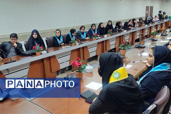 جلسه هم‌افزایی و توانمندسازی دانش‌آموزان جدیدالورود خبرگزاری پانا قرچک