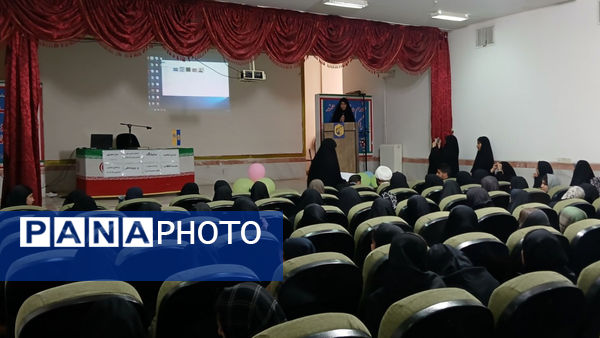 اختتامیه نمایشگاه مدرسه انقلاب اتحادیه انجمن‌های اسلامی شهرستان دلفان 