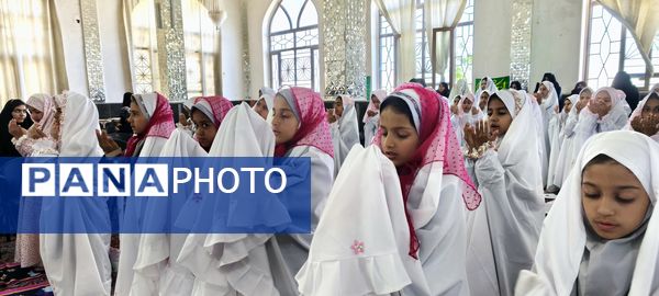 شروع قصه بندگی با دست های کوچک