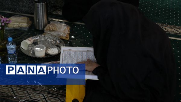 محفل قرآنی خانوادگی و افطاری ساده در مصلی خاتم‌الانبیا زنجان