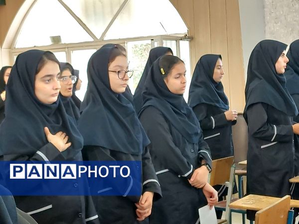 جشن ولادت امام حسن عسکری(ع) در دبیرستان شاهد شهید کلانتری ناحیه 1 کرج 