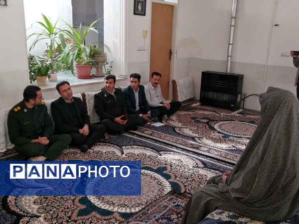 تجدید میثاق با آرمان‌های شهیدان و تقدیر از خانواده‌های معزز شهدا