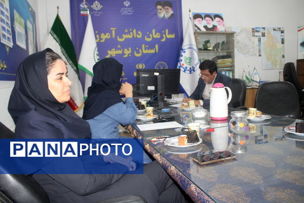 کافه کتاب با موضوع قدرت قدردانی در سازمان دانش‌آموزی استان بوشهر 