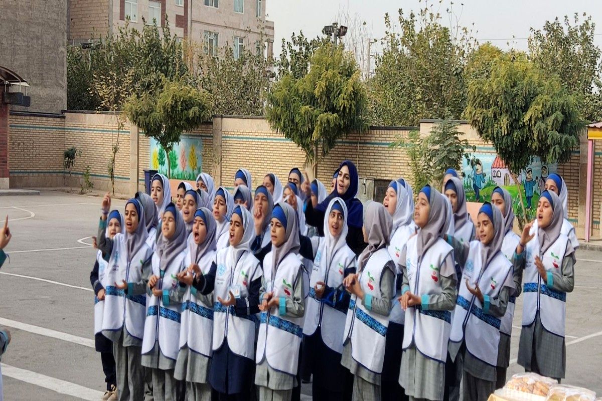 افتتاحیه سفیران سلامت پاکدشت در آموزشگاه ام‌الشهدای مظفر