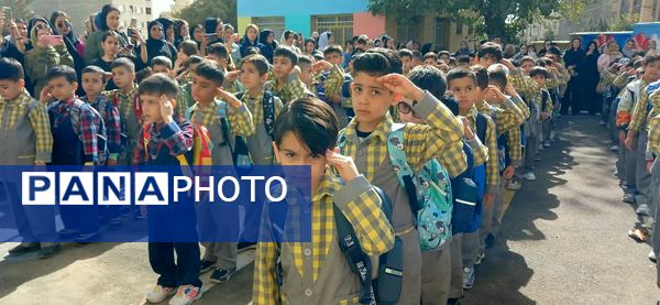 جشن‌شکوفه‌ها در‌ دبستان شهدای گمنام